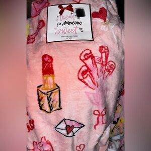 The cutest Valentine’s throw!